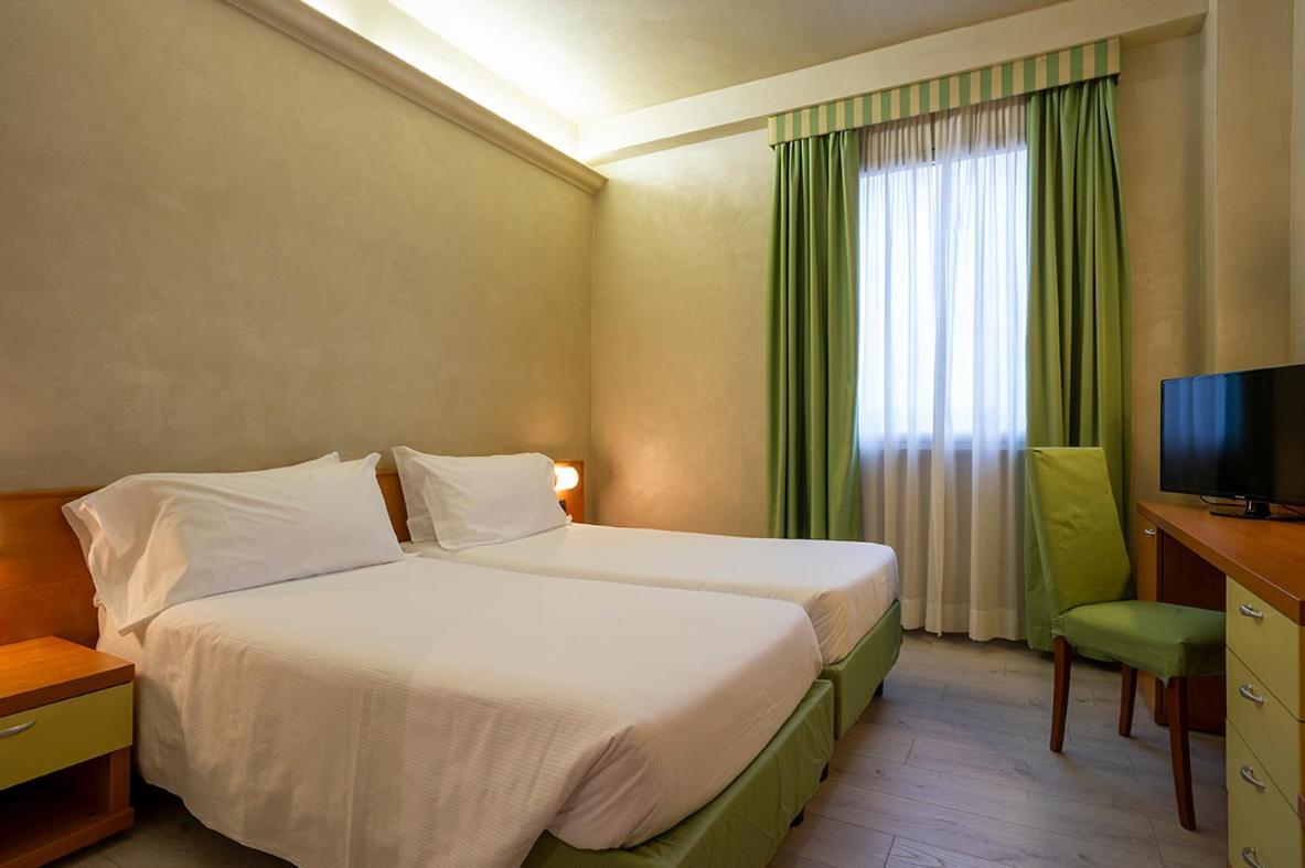 Hotel Embassy Pero Exteriör bild