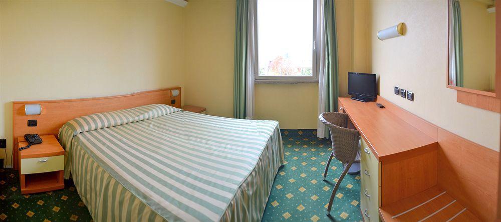 Hotel Embassy Pero Exteriör bild