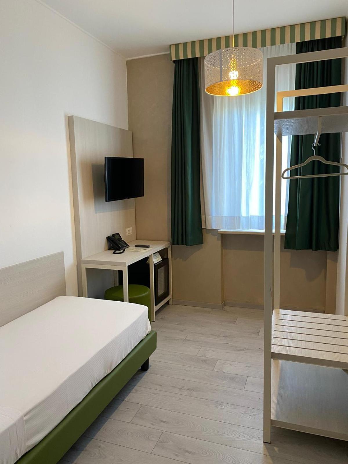 Hotel Embassy Pero Exteriör bild
