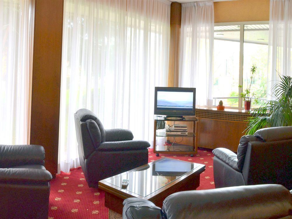 Hotel Embassy Pero Exteriör bild