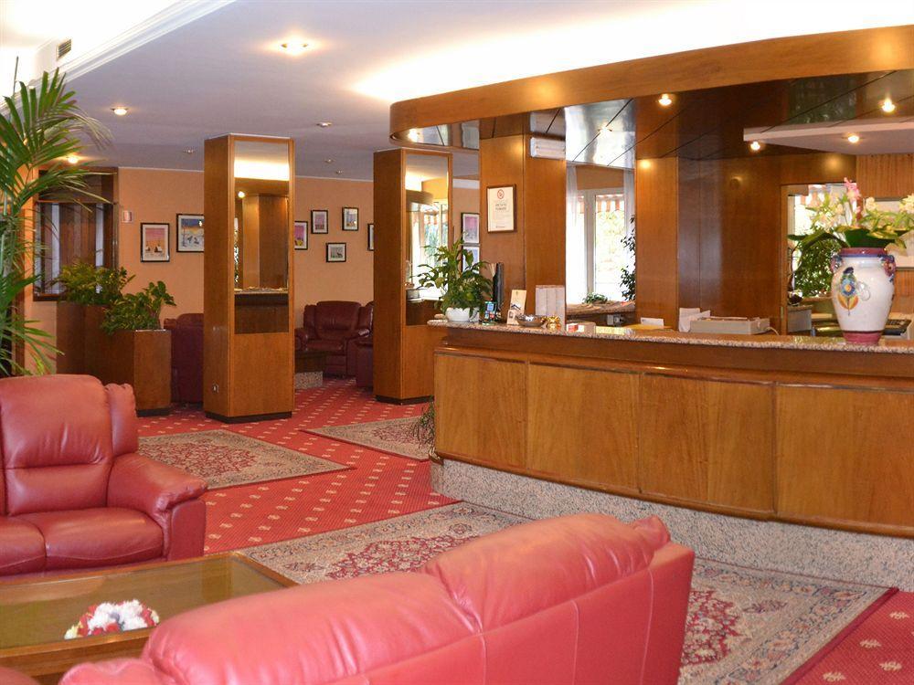 Hotel Embassy Pero Exteriör bild